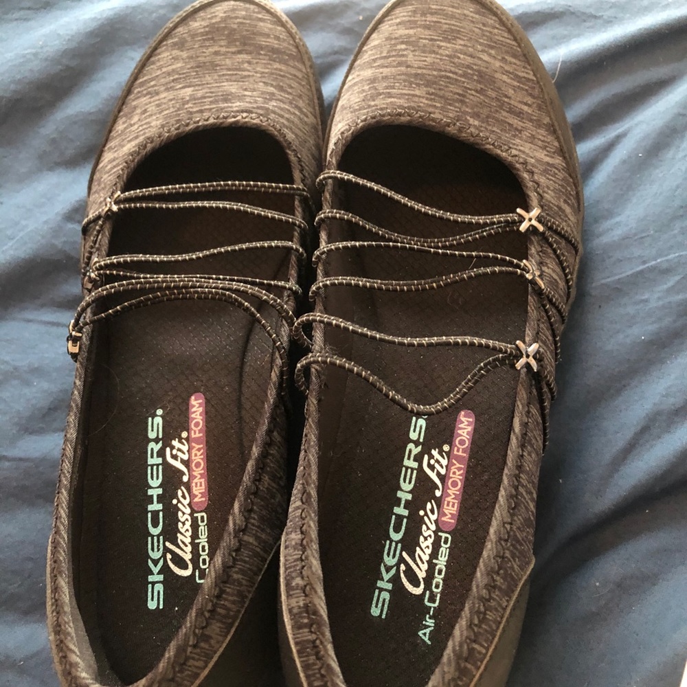 Skechers slip on shoes